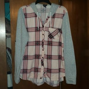 🚨3 FOR $10🚨5 FOR $15🚨Hooded flannel